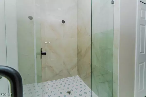 2809 25th ST SW, Lehigh Acres, FL 33976