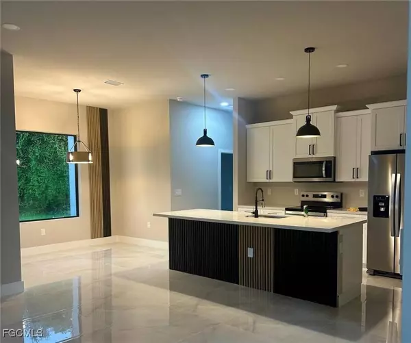 2809 25th ST SW, Lehigh Acres, FL 33976