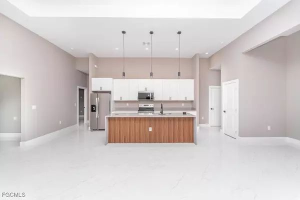 3900 9TH ST SW, Lehigh Acres, FL 33976