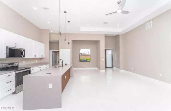 3900 9TH ST SW, Lehigh Acres, FL 33976