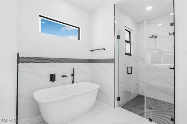 3604 29th ST SW, Lehigh Acres, FL 33976