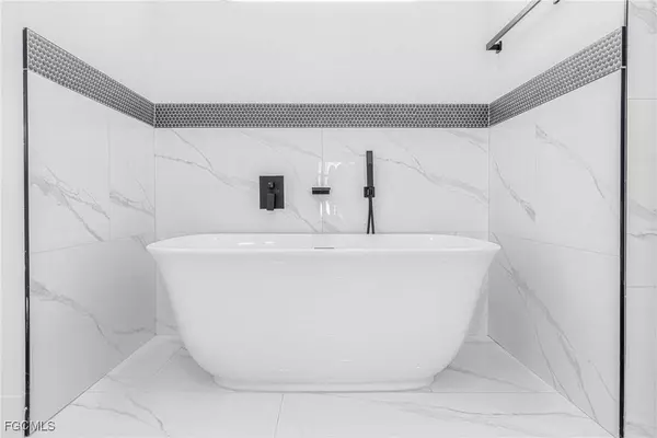 3604 29th ST SW, Lehigh Acres, FL 33976