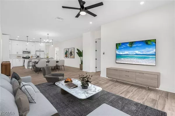 2164 Barker BLVD, Fort Myers, FL 33916