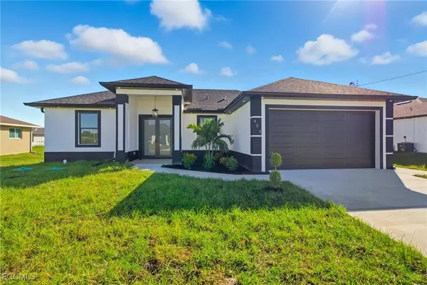 427 Petite AVE, Lehigh Acres, FL 33974