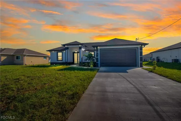 427 Petite AVE, Lehigh Acres, FL 33974