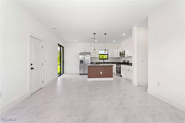 2711 50th ST W, Lehigh Acres, FL 33971