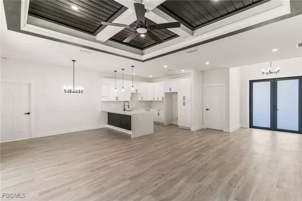 427 Petite AVE, Lehigh Acres, FL 33974