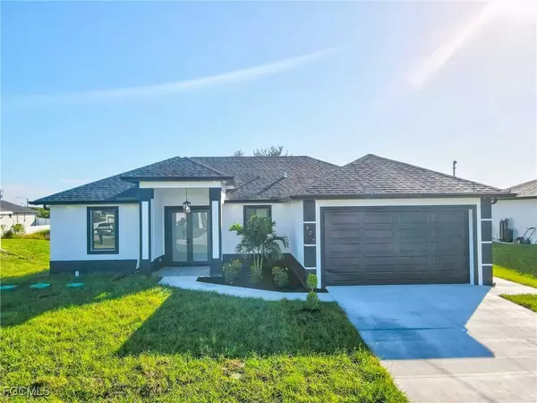 427 Petite AVE, Lehigh Acres, FL 33974