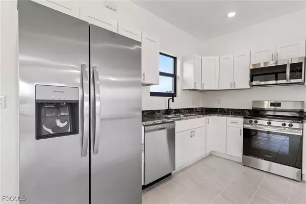 2711 50th ST W, Lehigh Acres, FL 33971