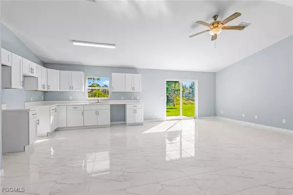 945 Memphis AVE S, Lehigh Acres, FL 33974