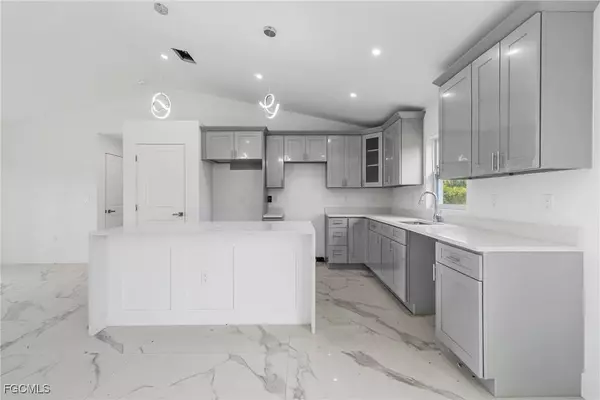 525 Morris Tyler AVE, Lehigh Acres, FL 33974