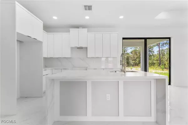 1310 Acacia AVE, Lehigh Acres, FL 33972