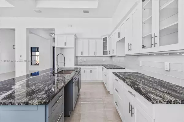 206 JACK AVE N, Other City - In The State Of Florida, FL 33971