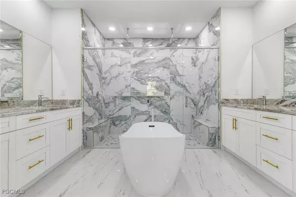 3022 33RD ST SW, Lehigh Acres, FL 33976