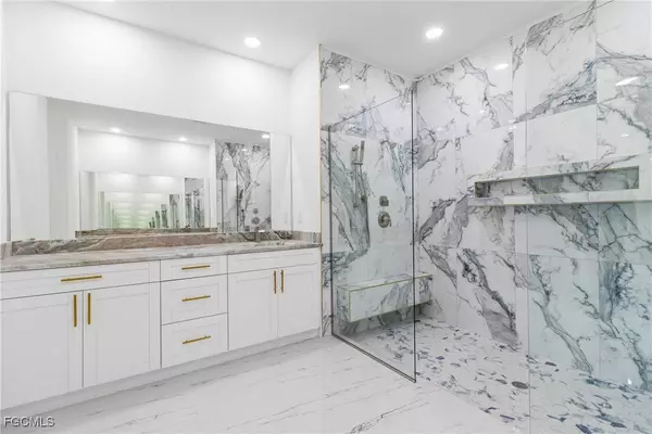 2716 25TH ST SW, Lehigh Acres, FL 33976