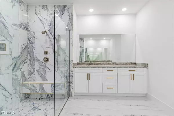 2716 25TH ST SW, Lehigh Acres, FL 33976