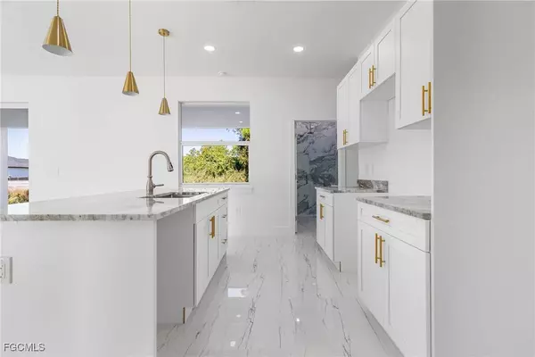 3022 33RD ST SW, Lehigh Acres, FL 33976