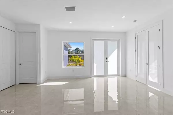 935 Elgin ST, Lehigh Acres, FL 33974