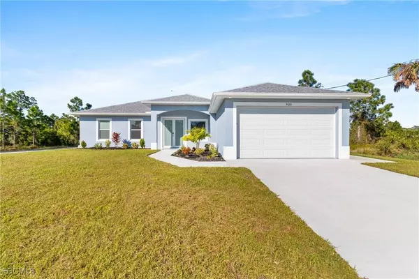 935 Elgin ST, Lehigh Acres, FL 33974