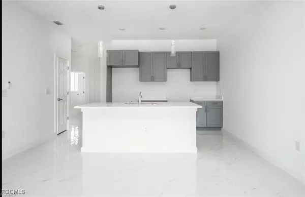 2425/2427 Mansfield AVE S, Lehigh Acres, FL 33973