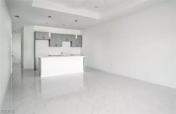 2425/2427 Mansfield AVE S, Lehigh Acres, FL 33973