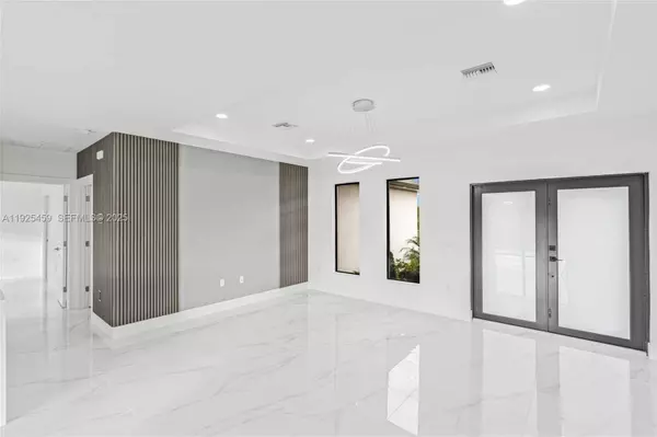 140 Pennfield St, Lehigh Acres, FL 33974