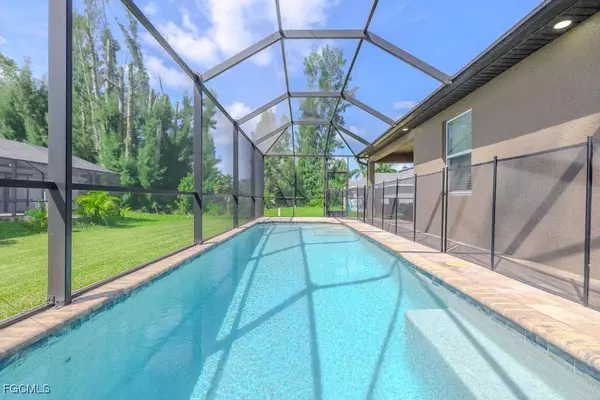 2902 NW 10th TER, Cape Coral, FL 33993