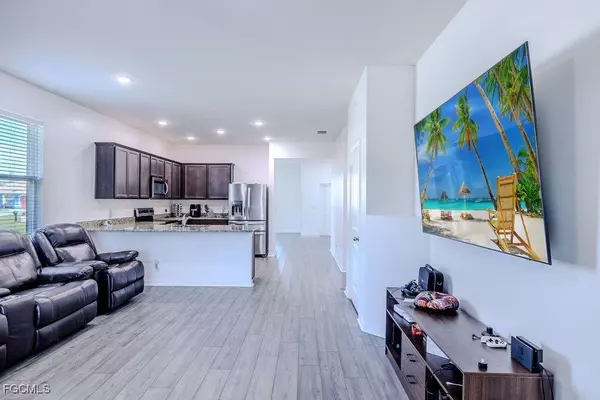 2902 NW 10th TER, Cape Coral, FL 33993