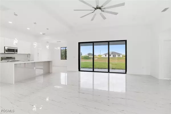 321 Peerless ST, Lehigh Acres, FL 33974