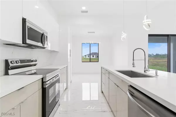 321 Peerless ST, Lehigh Acres, FL 33974