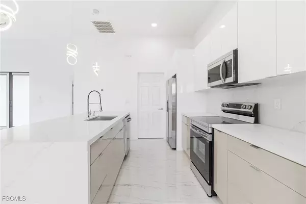 321 Peerless ST, Lehigh Acres, FL 33974