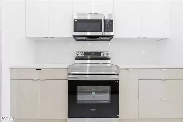 321 Peerless ST, Lehigh Acres, FL 33974