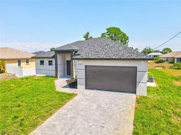 2606 25th ST SW, Lehigh Acres, FL 33976