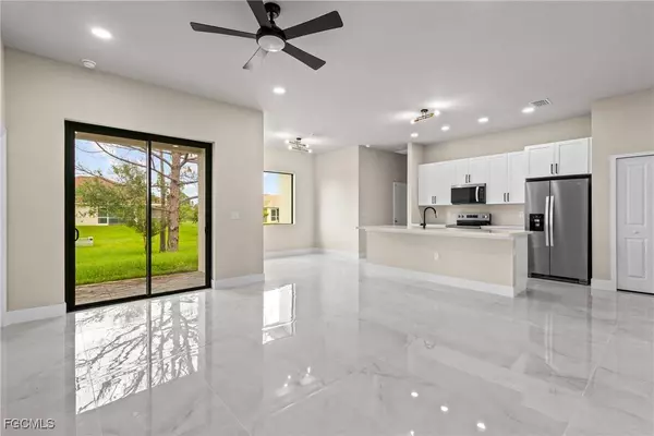 2606 25th ST SW, Lehigh Acres, FL 33976