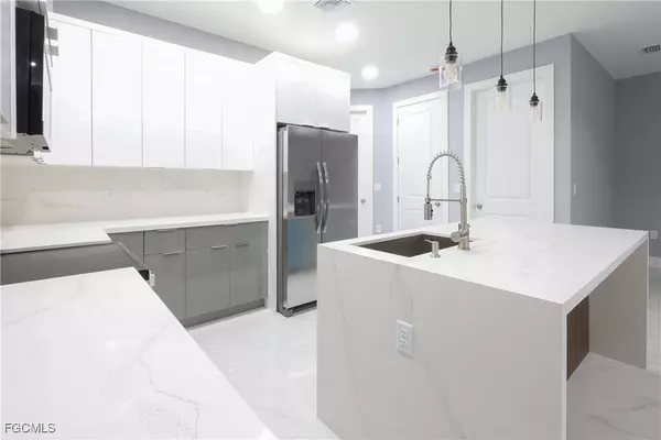 2714 2ND ST SW, Lehigh Acres, FL 33976