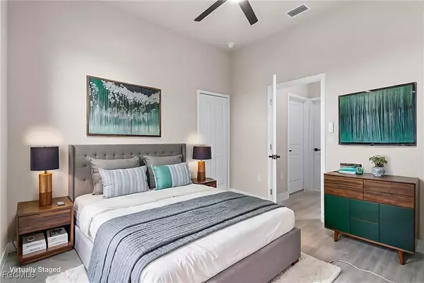 2606 25th ST SW, Lehigh Acres, FL 33976