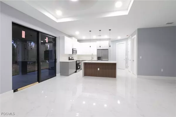 2714 2ND ST SW, Lehigh Acres, FL 33976