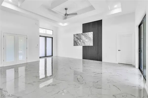 1025 Gladys ST, Lehigh Acres, FL 33974