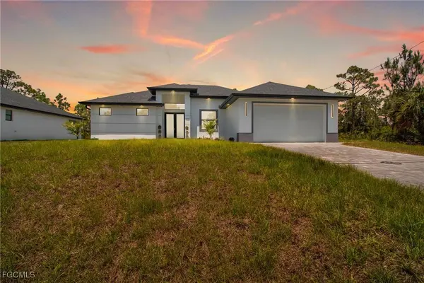 1025 Gladys ST, Lehigh Acres, FL 33974