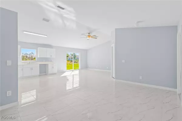 571 Flamingo AVE, Lehigh Acres, FL 33974