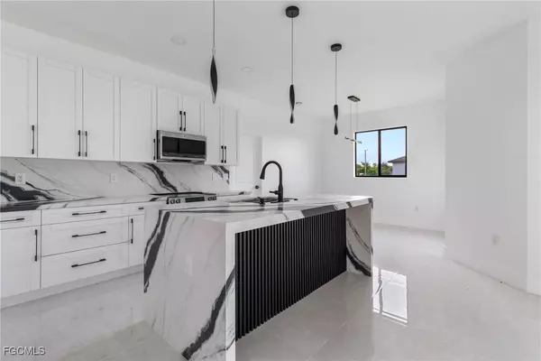 713 Camilla ST E, Lehigh Acres, FL 33974