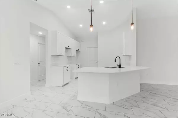 2603 53rd ST SW, Lehigh Acres, FL 33976