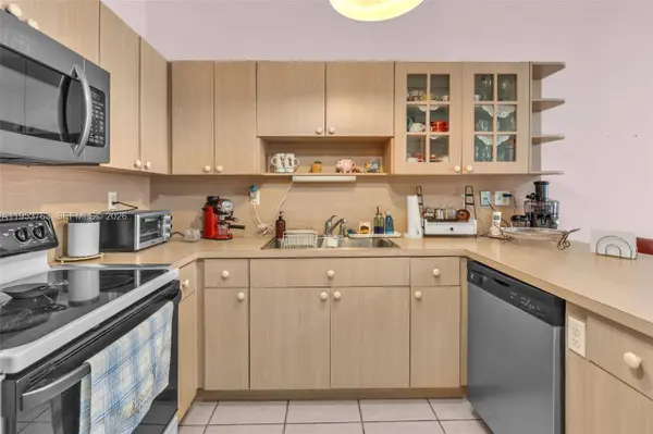 1002 SW 142nd Ct, Miami, FL 33184