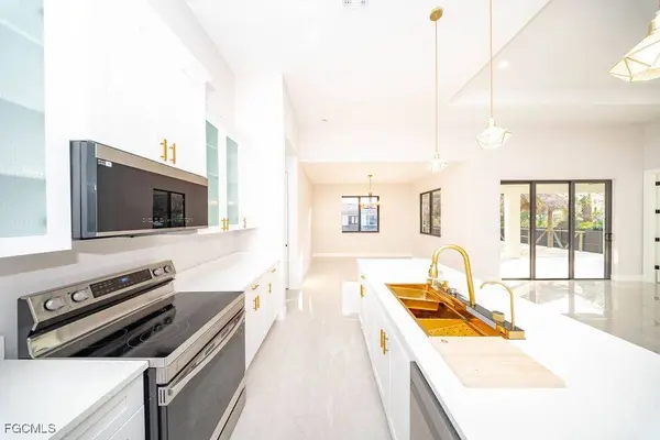 2819 34th ST W, Lehigh Acres, FL 33971