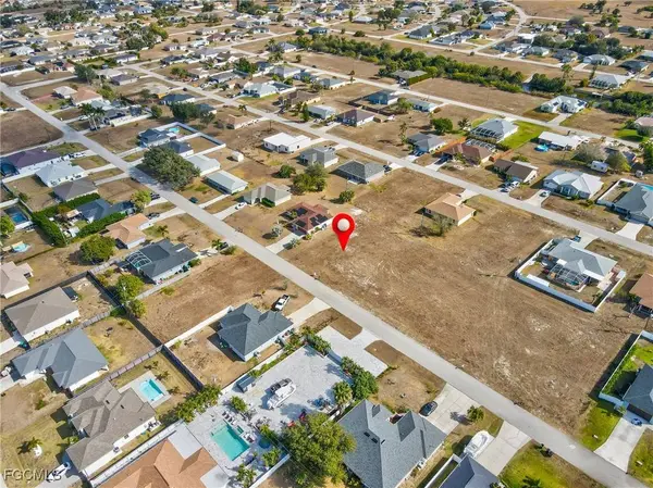 1827 NE 17th PL, Cape Coral, FL 33909