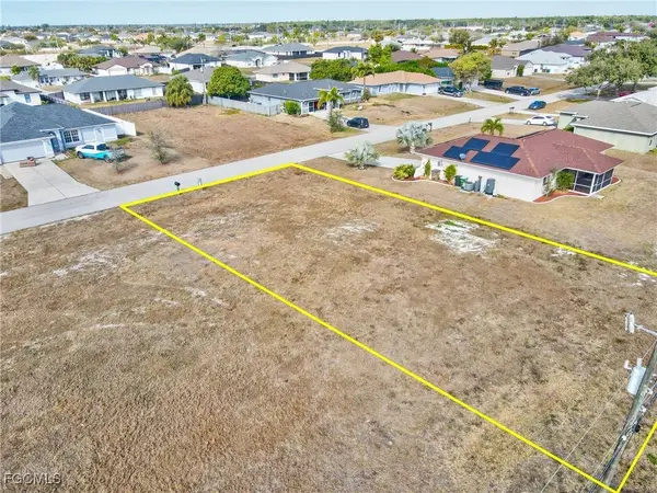 1827 NE 17th PL, Cape Coral, FL 33909