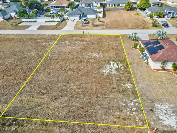 1827 NE 17th PL, Cape Coral, FL 33909