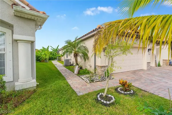 2792 Via Piazza LOOP, Fort Myers, FL 33905