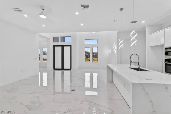 4107 16th ST SW, Lehigh Acres, FL 33976