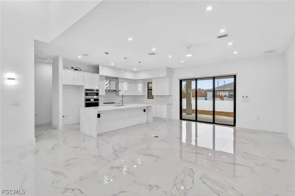 4107 16th ST SW, Lehigh Acres, FL 33976